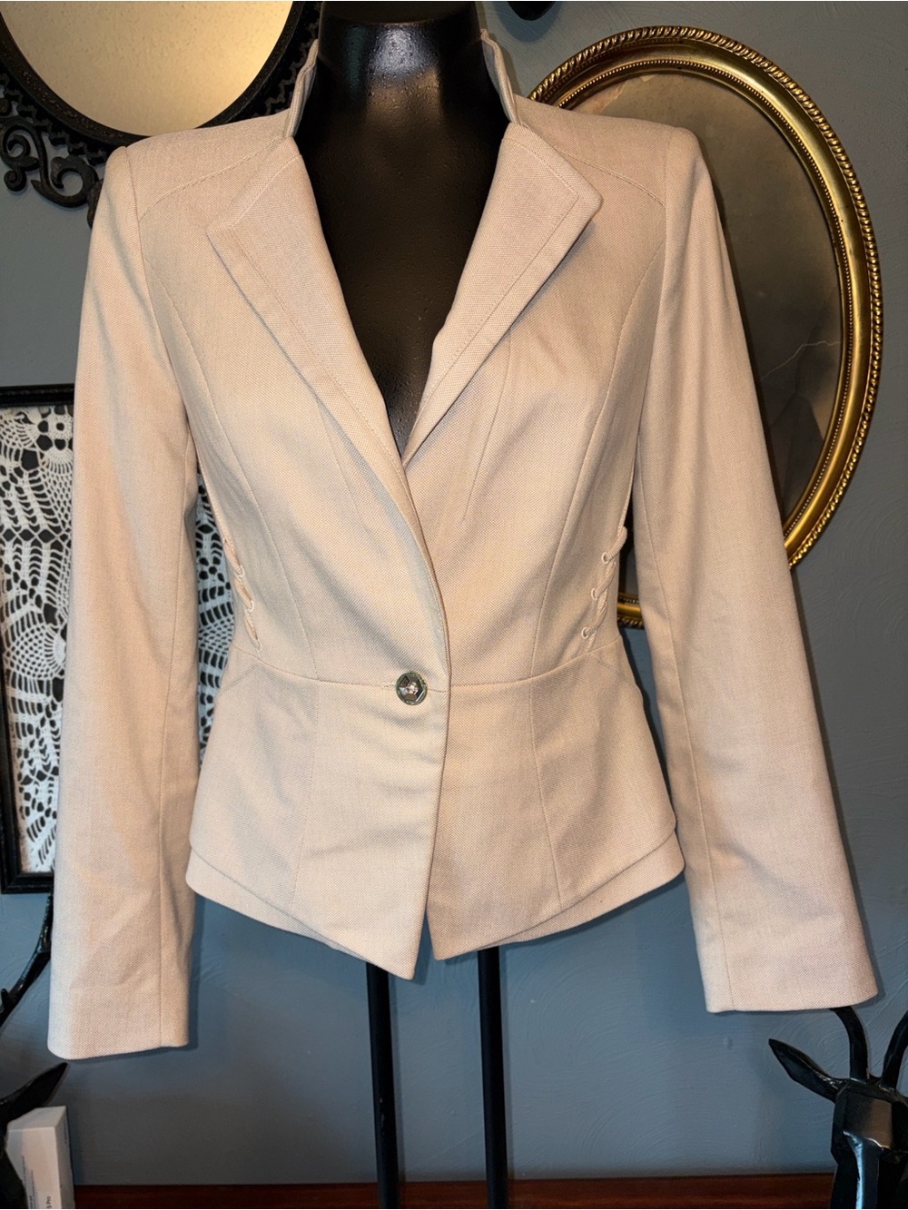 White House Black Market Light Cream Tailored Blazer